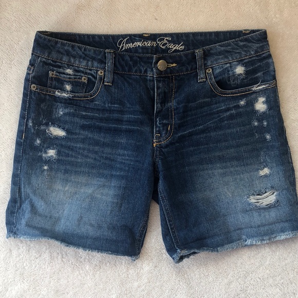 American Eagle Outfitters Blue Medium Wash Distressed Midi Shorts Size 6 - Picture 2 of 14